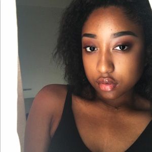 Meet your Posher, Caitlyn